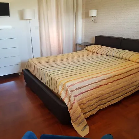 Villa Gisa 아파트호텔 모디카